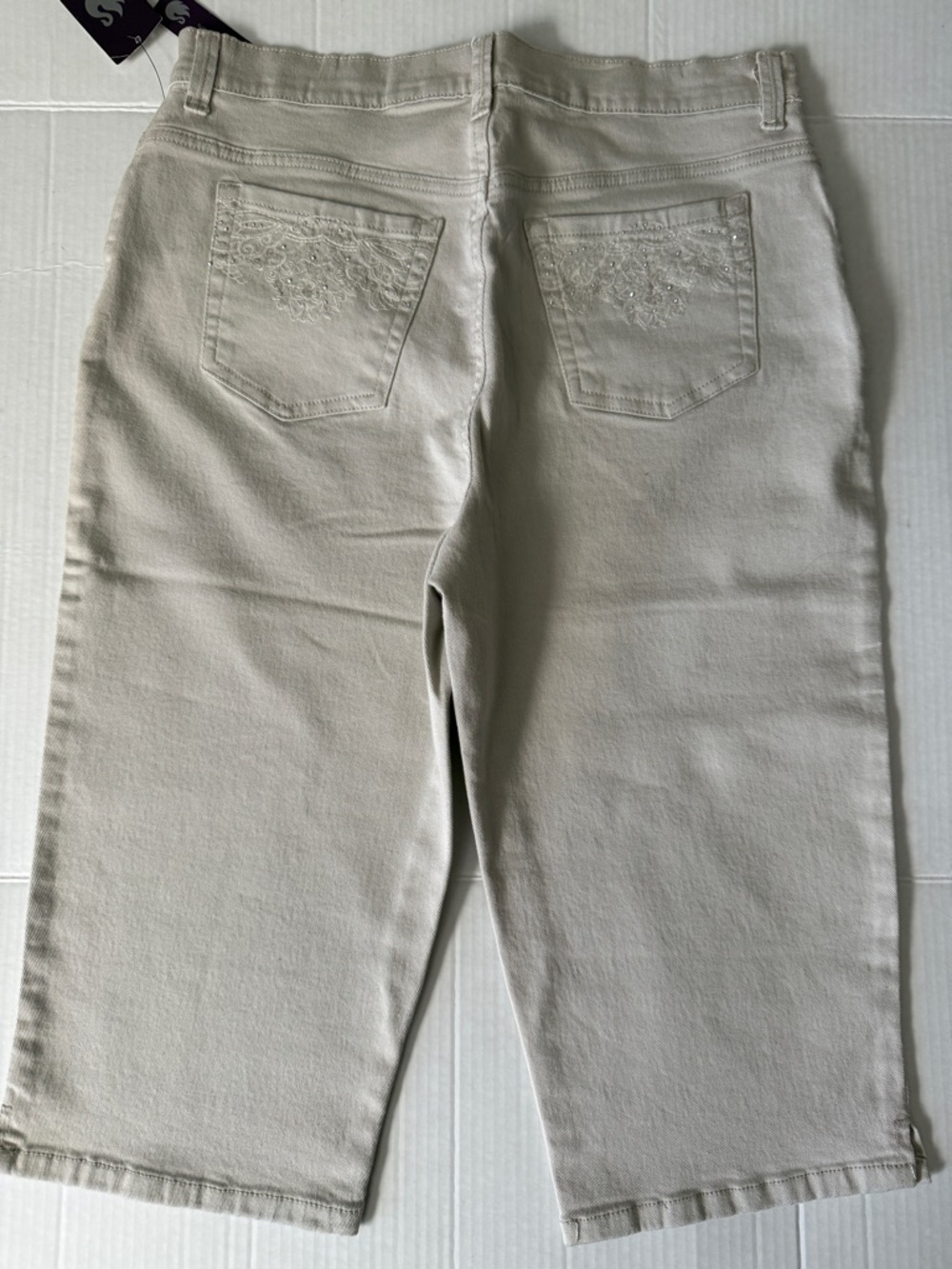 Gloria Vanderbilt Amanda Skimmer Beige Capris Stretch Denim Cropped Womens Sz 12